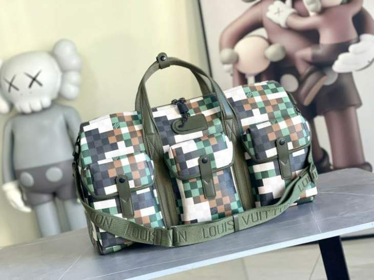 Picture of Louis Vuitton Mens Bags _SKUfw181469436fw